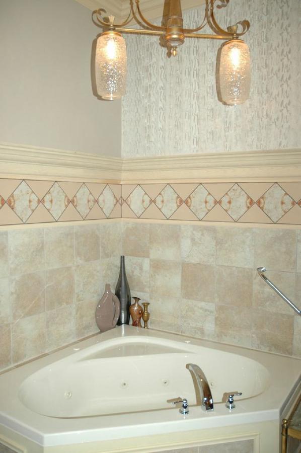 Sommerville Court Motel Bed & Breakfast Lucknow 외부 사진